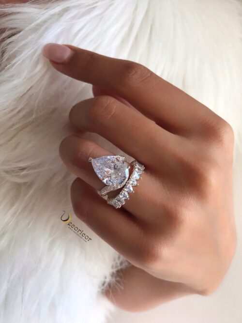 Solitaire Pear shape ring R1117